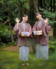 日本人女性温泉二人旅の写真