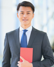 日本人男女ビジネスマンの写真