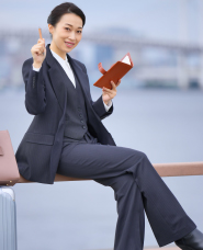 日本人女性ビジネスマンの写真